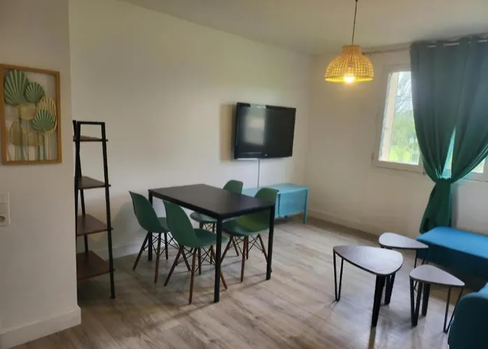 Appartement Clermont-Ferrand F3 2 Chambres 1 Chambre Avec 1 Lit Simple Et 1 Chambre Avec 2 Lits Doubles